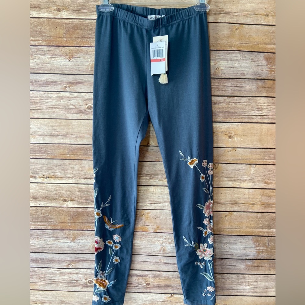 NWT Floral Embroidered Leggings - Blue